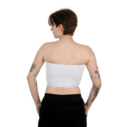 Binder Sport biały, bez ramiączek na modelu z tyłu.