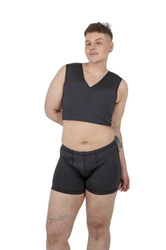 Kąpielówki na modelu od przodu